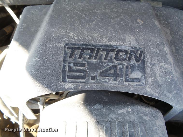 image for item DF2975 2002 Ford F150 XL SuperCab pickup truck