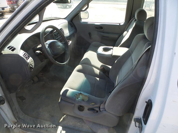 image for item DF2975 2002 Ford F150 XL SuperCab pickup truck