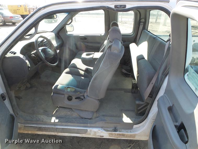 image for item DF2975 2002 Ford F150 XL SuperCab pickup truck