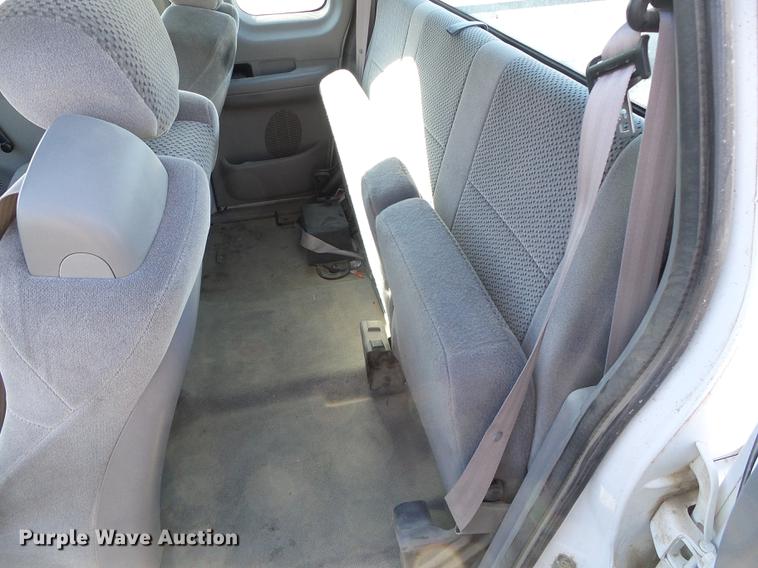 image for item DF2975 2002 Ford F150 XL SuperCab pickup truck