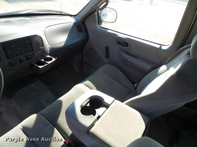 image for item DF2975 2002 Ford F150 XL SuperCab pickup truck