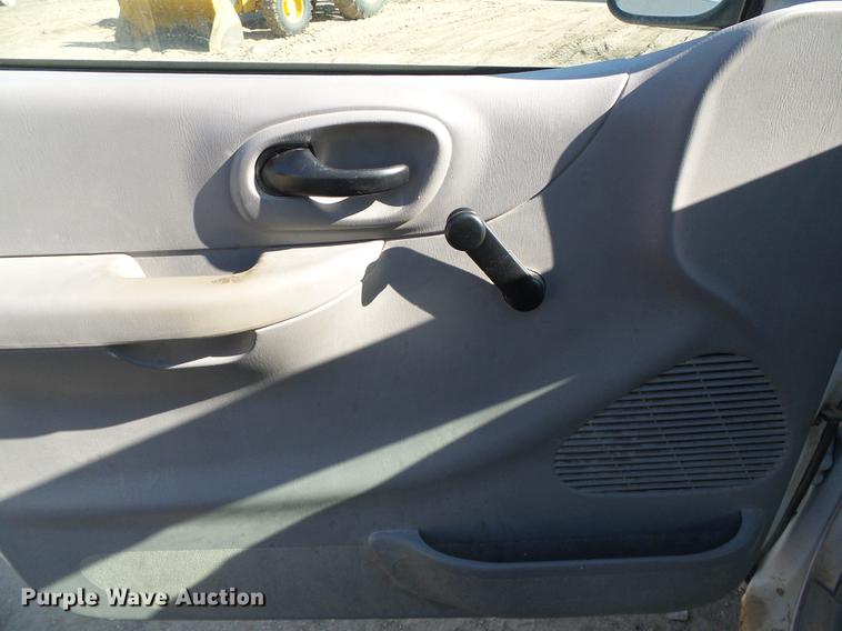 image for item DF2975 2002 Ford F150 XL SuperCab pickup truck