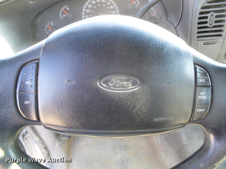 image for item DF2975 2002 Ford F150 XL SuperCab pickup truck