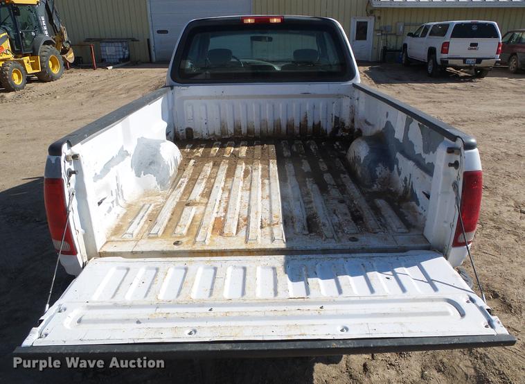image for item DF2975 2002 Ford F150 XL SuperCab pickup truck