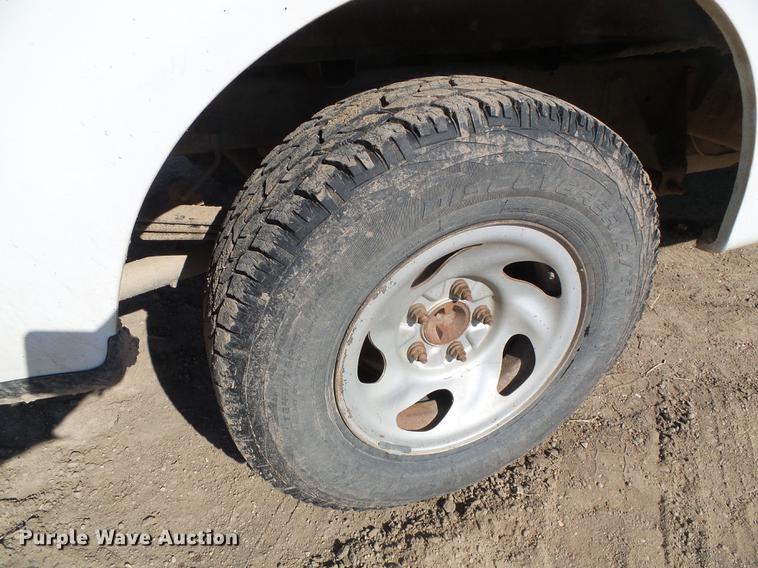 image for item DF2975 2002 Ford F150 XL SuperCab pickup truck