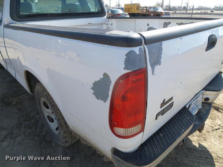 image for item DF2975 2002 Ford F150 XL SuperCab pickup truck