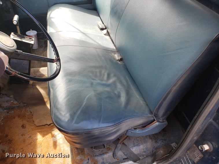 image for item DF3285 1983 GMC C70 flatbed truck