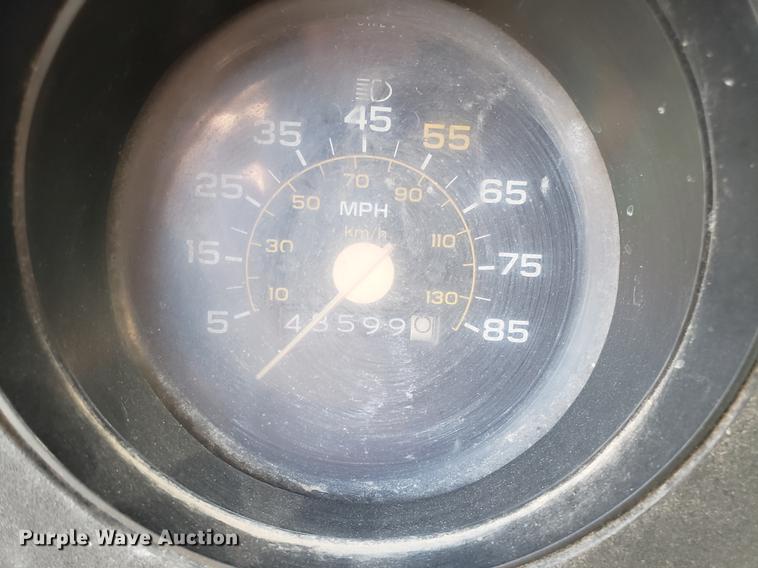 image for item DF3285 1983 GMC C70 flatbed truck