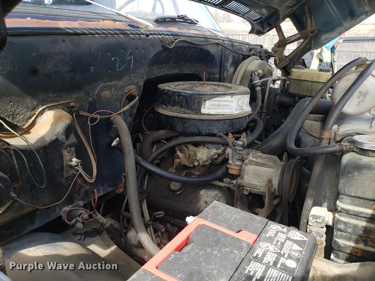 image for item DF3285 1983 GMC C70 flatbed truck