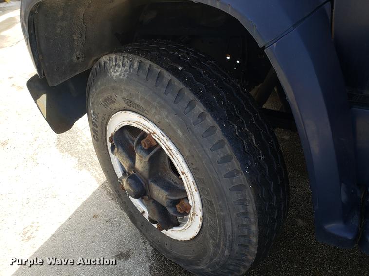 image for item DF3285 1983 GMC C70 flatbed truck