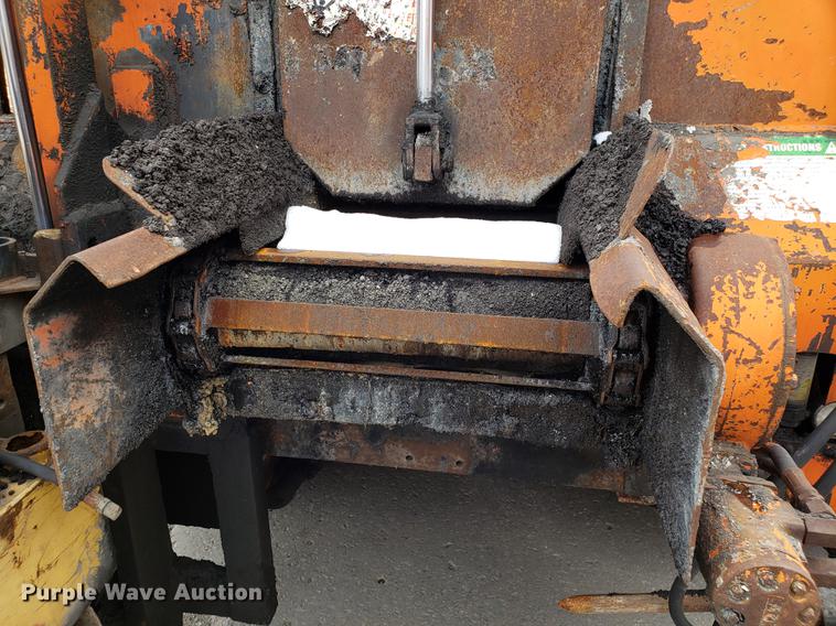 image for item DF3290 1984 International 1954 asphalt patch truck