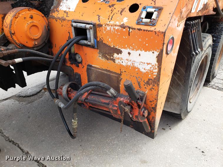 image for item DF3290 1984 International 1954 asphalt patch truck