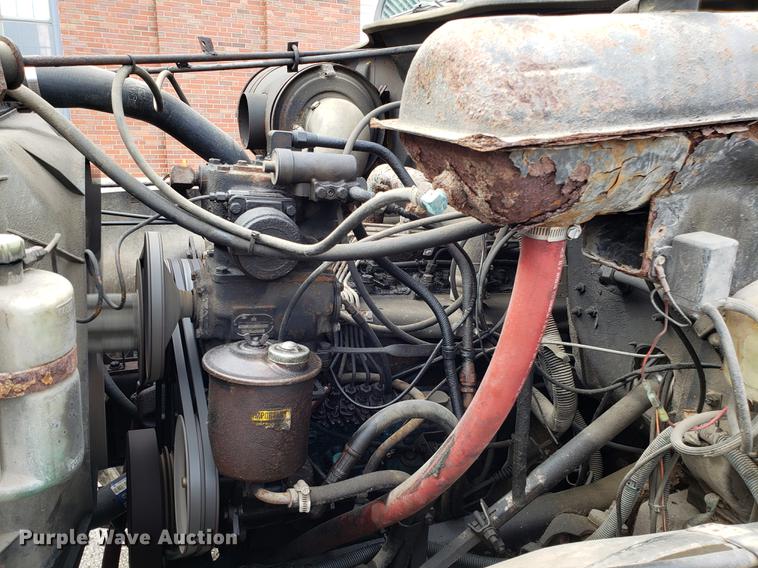 image for item DF3290 1984 International 1954 asphalt patch truck