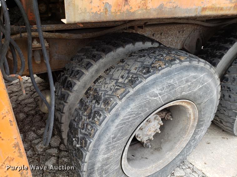 image for item DF3290 1984 International 1954 asphalt patch truck