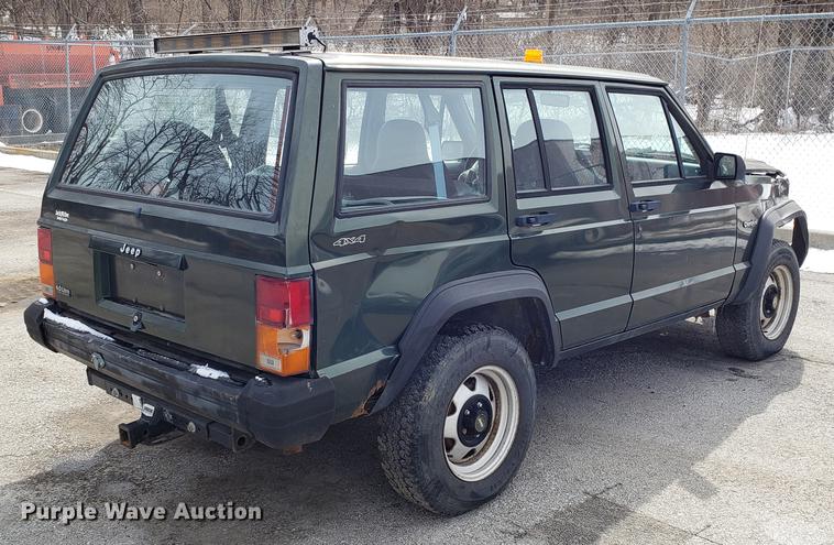 image for item DF3291 1996 Jeep Cherokee SUV