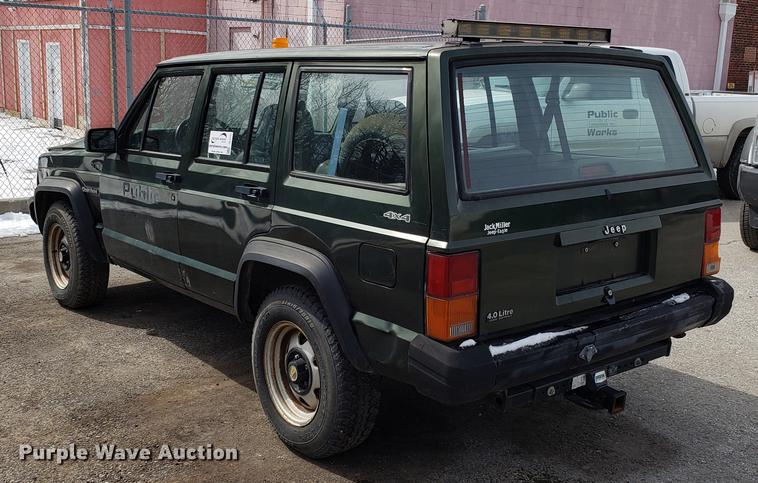 image for item DF3291 1996 Jeep Cherokee SUV