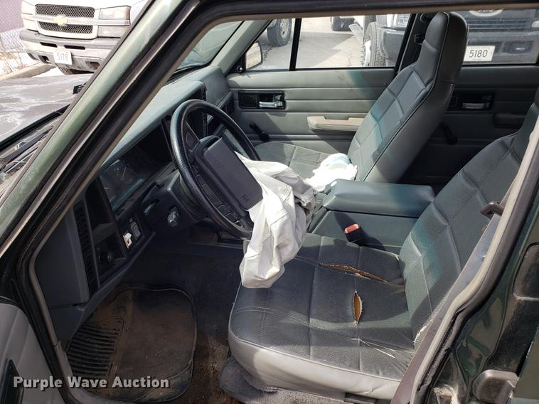 image for item DF3291 1996 Jeep Cherokee SUV