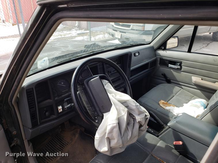 image for item DF3291 1996 Jeep Cherokee SUV