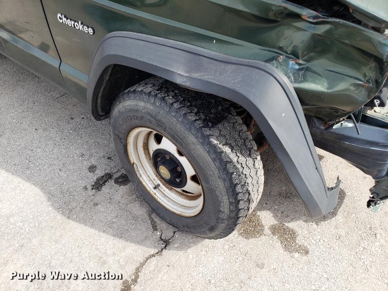 image for item DF3291 1996 Jeep Cherokee SUV