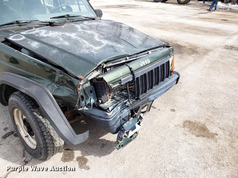 image for item DF3291 1996 Jeep Cherokee SUV