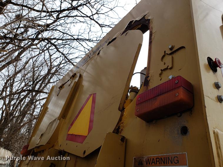 image for item DF3295 Remax 4800 ashpalt grinder