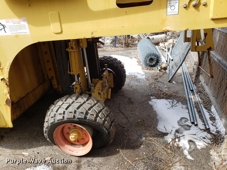 image for item DF3295 Remax 4800 ashpalt grinder