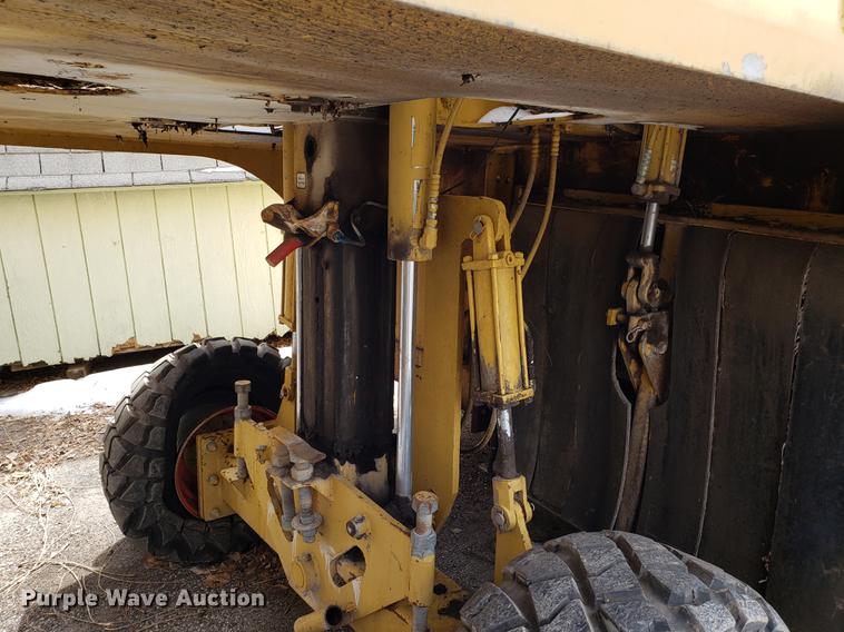 image for item DF3295 Remax 4800 ashpalt grinder