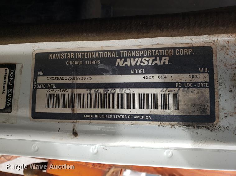 image for item DF3297 1999 International 4900 dump truck