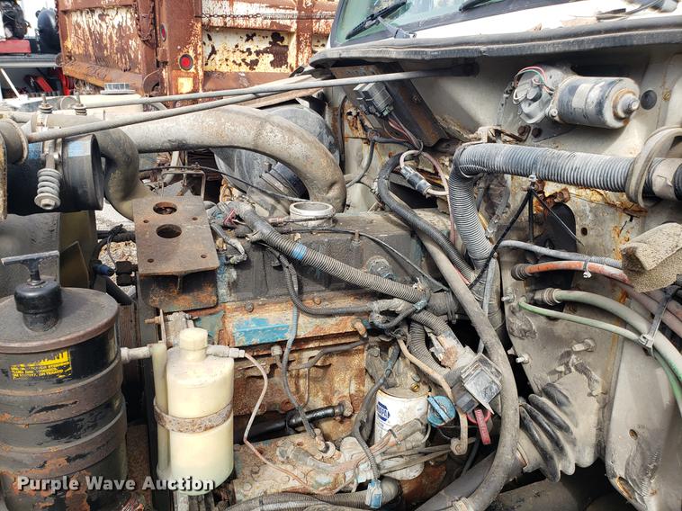 image for item DF3297 1999 International 4900 dump truck