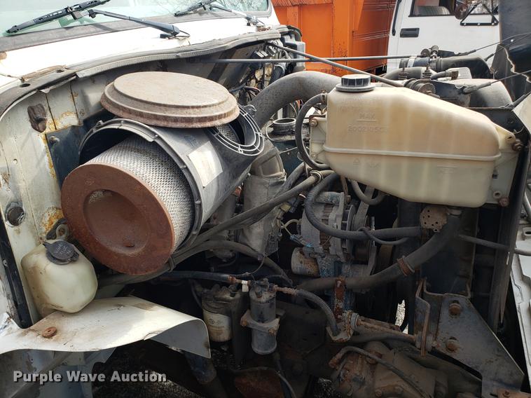 image for item DF3297 1999 International 4900 dump truck