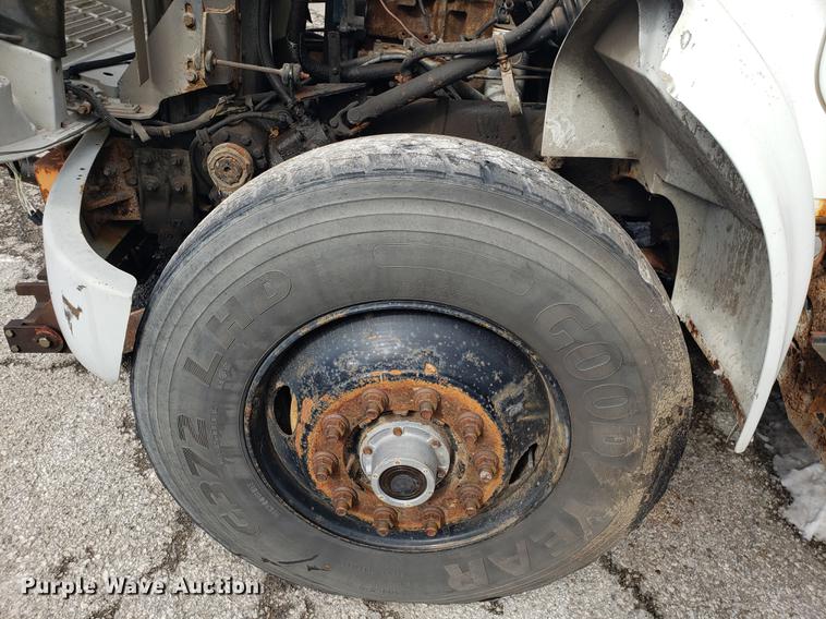 image for item DF3297 1999 International 4900 dump truck