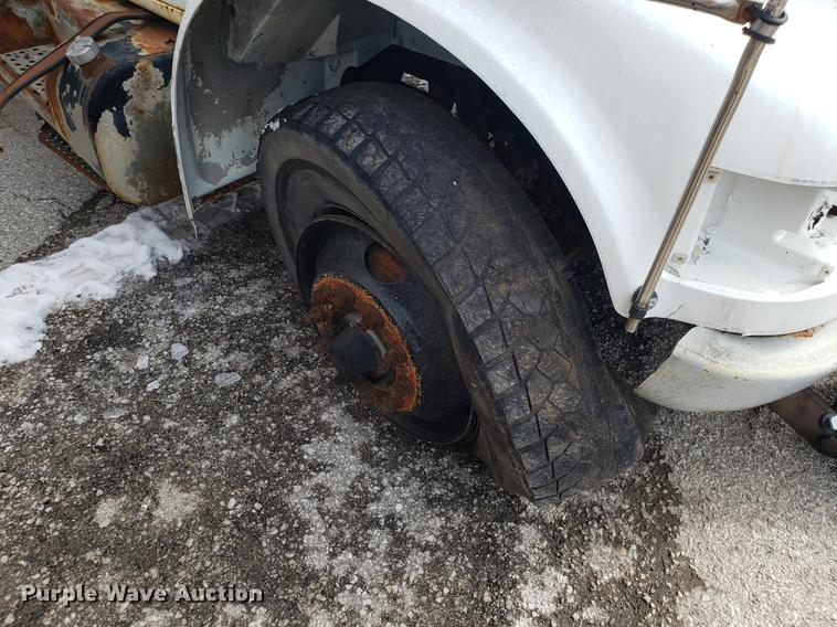 image for item DF3297 1999 International 4900 dump truck