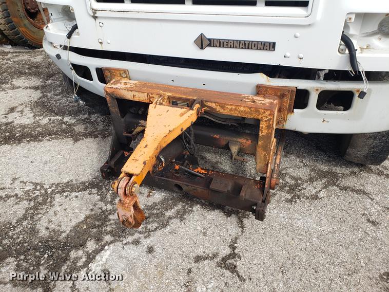 image for item DF3297 1999 International 4900 dump truck