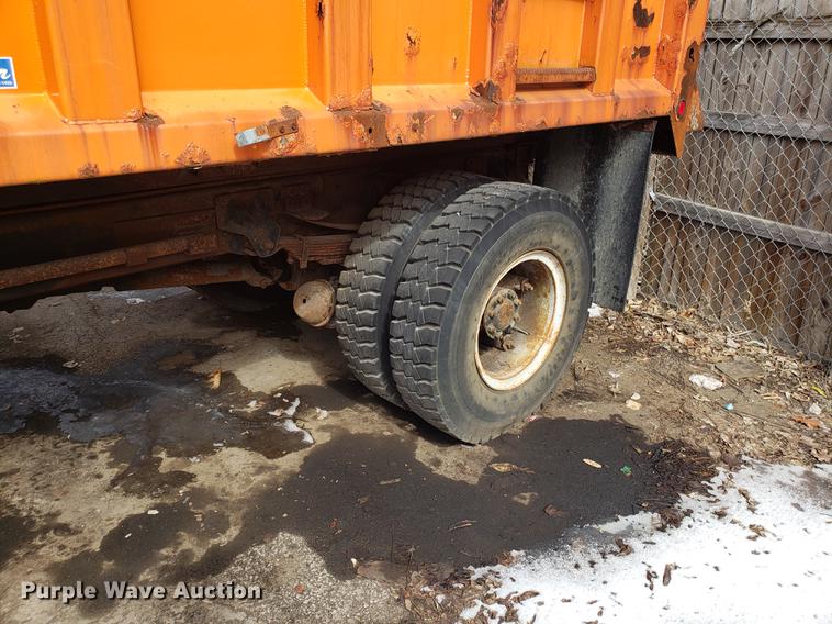 image for item DF3298 1991 Chevrolet Kodiak C6500 dump truck