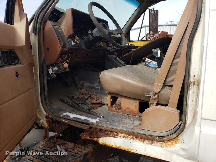 image for item DF3299 1991 Chevrolet Kodiak C6500 dump truck
