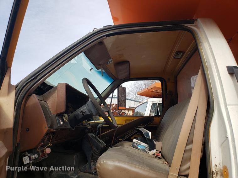 image for item DF3299 1991 Chevrolet Kodiak C6500 dump truck