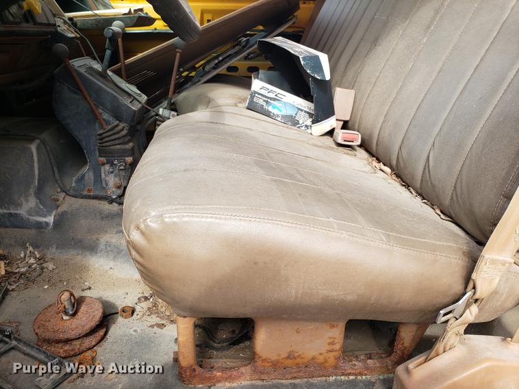 image for item DF3299 1991 Chevrolet Kodiak C6500 dump truck