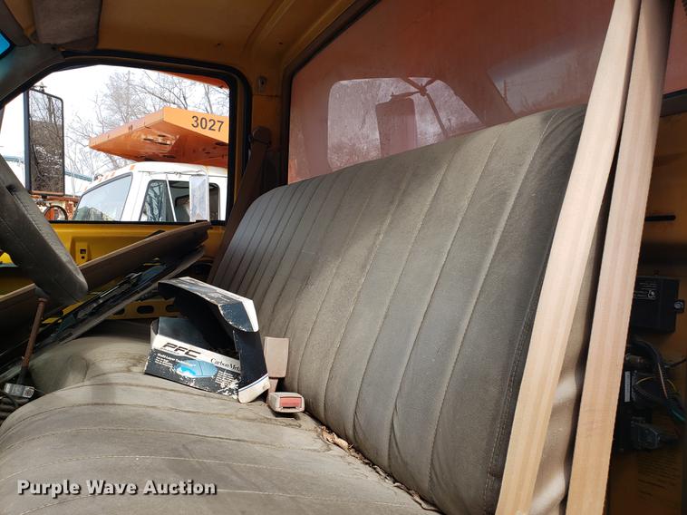 image for item DF3299 1991 Chevrolet Kodiak C6500 dump truck