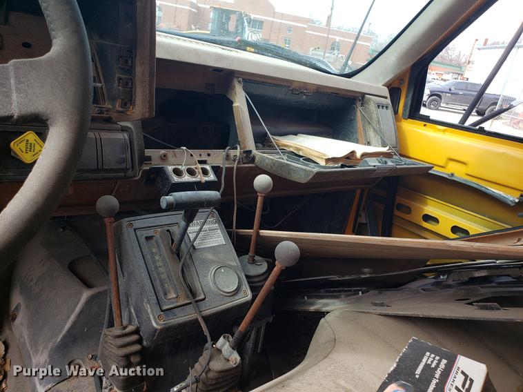 image for item DF3299 1991 Chevrolet Kodiak C6500 dump truck