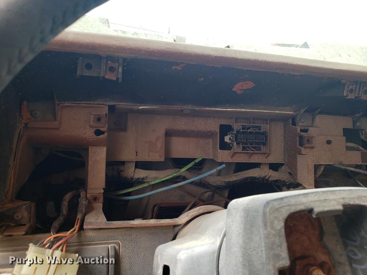 image for item DF3299 1991 Chevrolet Kodiak C6500 dump truck