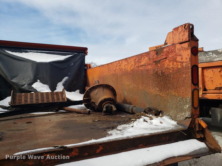 image for item DF3299 1991 Chevrolet Kodiak C6500 dump truck