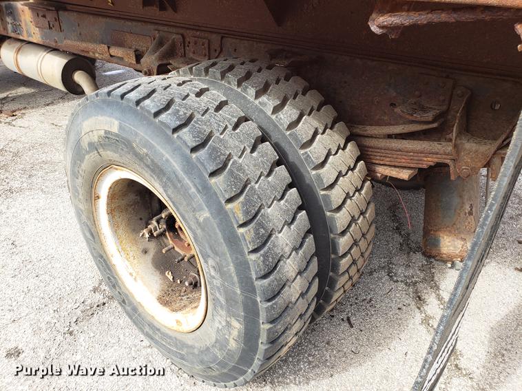 image for item DF3299 1991 Chevrolet Kodiak C6500 dump truck