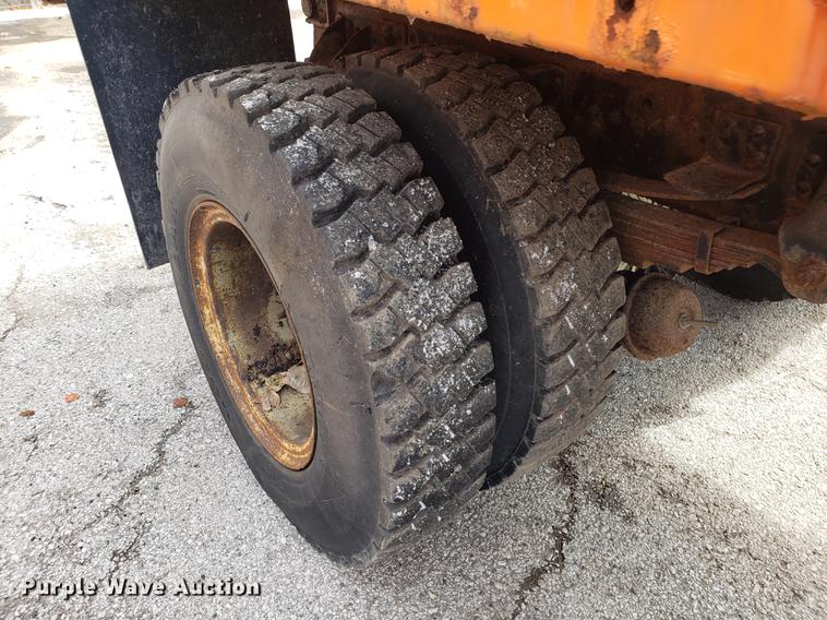 image for item DF3299 1991 Chevrolet Kodiak C6500 dump truck