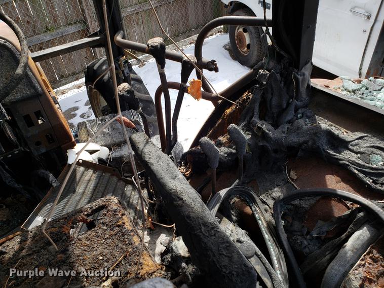 image for item DF3300 Ford 6640 tractor