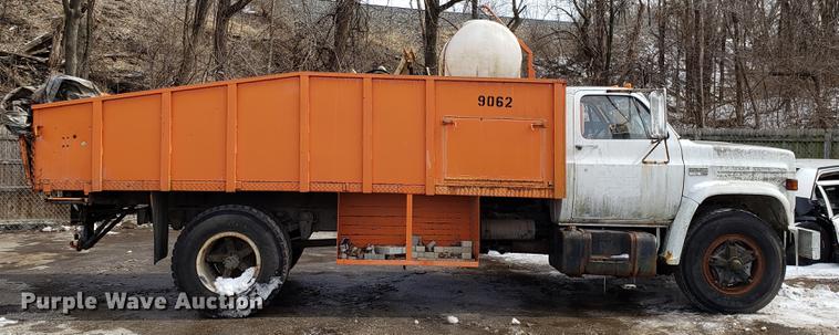 image for item DF3302 1979 GMC C70 flatbed truck