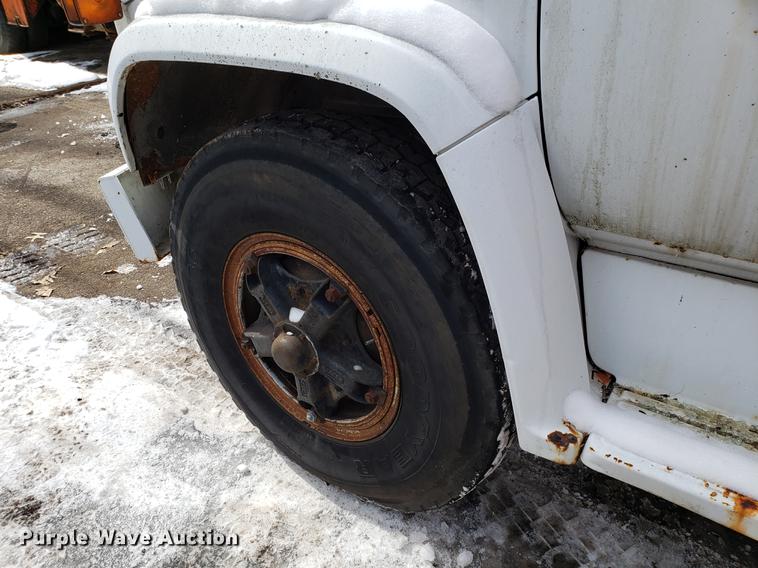 image for item DF3302 1979 GMC C70 flatbed truck