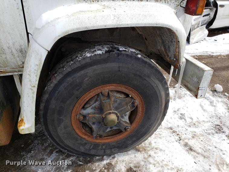 image for item DF3302 1979 GMC C70 flatbed truck