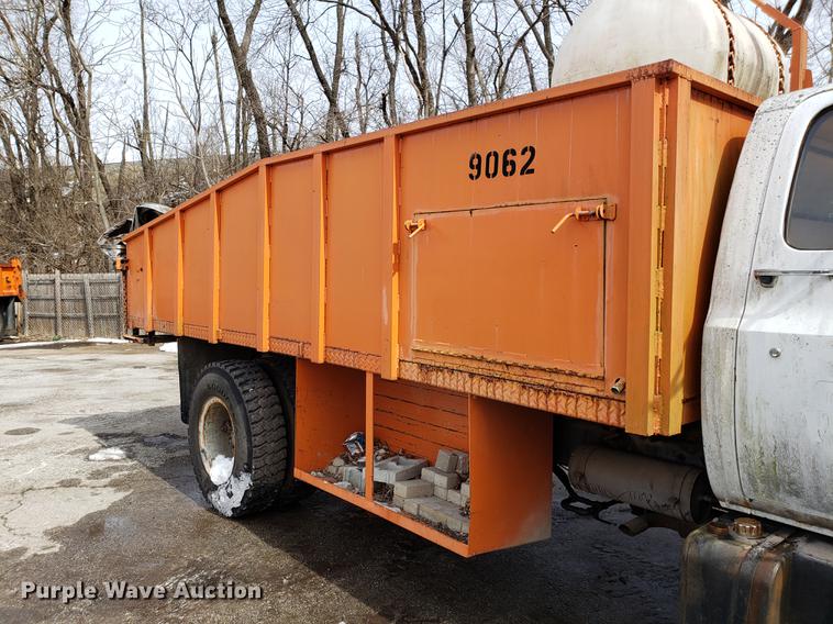 image for item DF3302 1979 GMC C70 flatbed truck