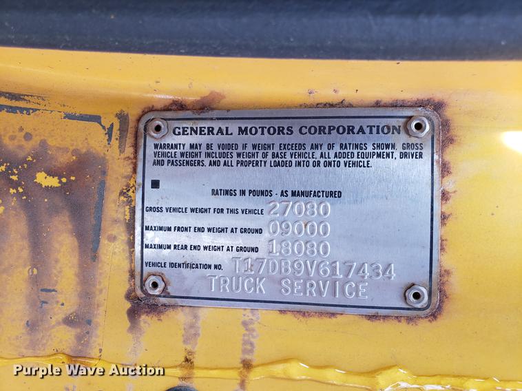 image for item DF3302 1979 GMC C70 flatbed truck