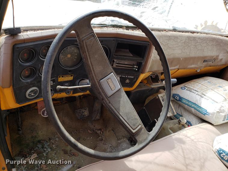 image for item DF3302 1979 GMC C70 flatbed truck